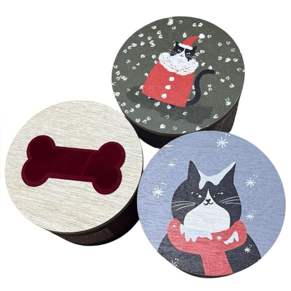 SAND + PAWS Two Wick Odor Neutralizing Scented Candle 12 Oz $28 Retail NEW - Picture 5 of 12